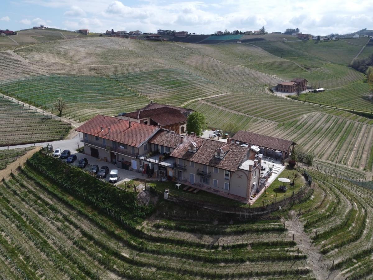 Agriturismo Cascina Sciulun Monforte dʼAlba Dış mekan fotoğraf