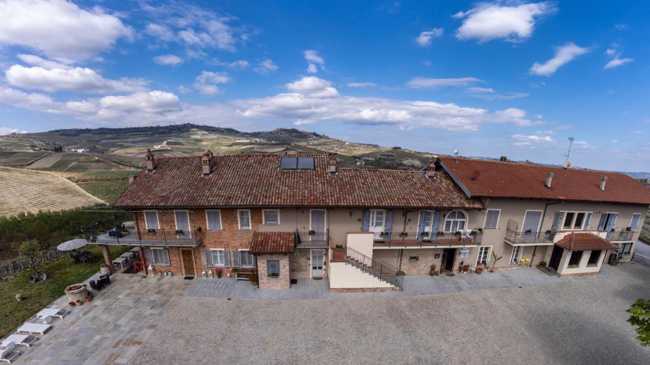 Agriturismo Cascina Sciulun Monforte dʼAlba Dış mekan fotoğraf